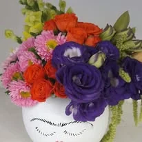 Decoración floral para mesa de evento